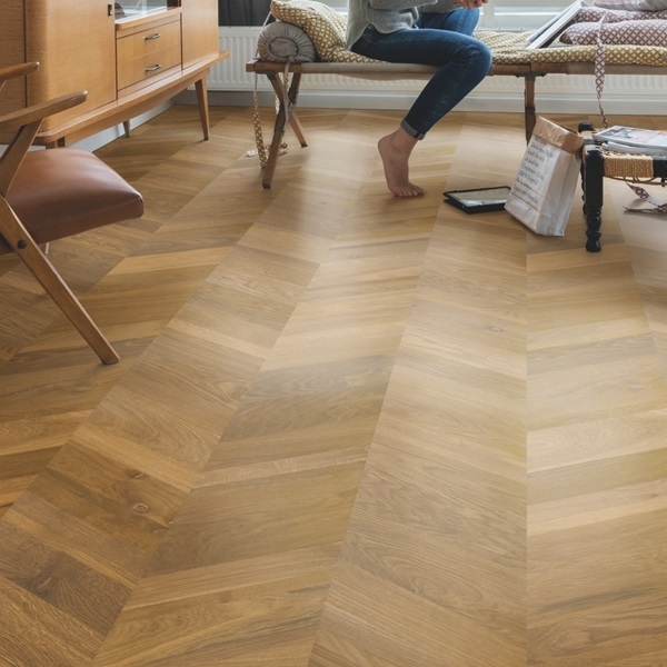 Clearance Quick-Step Intenso Chevron Traditional Oak Oiled 14mm. 1 Pack Left