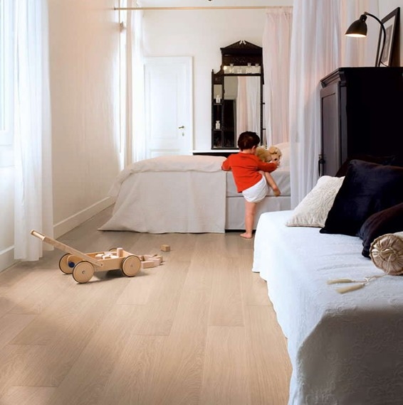 Quickstep Impressive Ultra White Varnished Oak