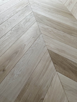 Woodland Select Prime Grade European Oak Chevron Parquet
